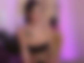 Live cam show with LunaMillerX - Average on camtv