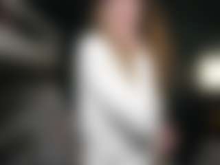 Live cam show with MuoiNisbit - Spank Blonde Hair on Gym Cam Girls