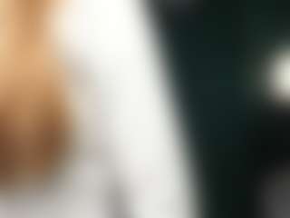 Live cam show with MuoiNisbit - Flashing on CamwithHer