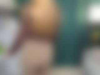 Live cam show with MuoiNisbit - Big Tits Small Tits on fapnchat