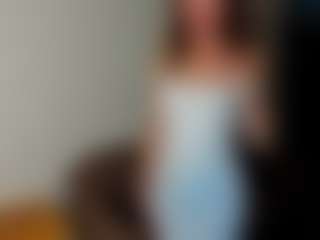 Live cam show with pure-elena - New Brown Eyes on Fling VIP Chat