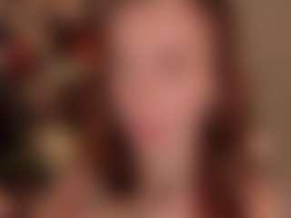 Live cam show with SoMySweetyeeeee - Tease on AdultVida.com