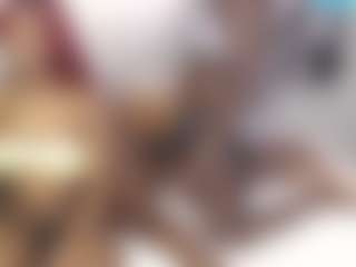 Live cam show with VikkiChase - Shaved Pussy on Camsoda