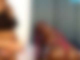 Live cam show with VikkiChase - Orgasm on xDating