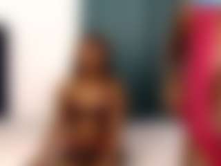 Show de cam en vivo con VikkiChase - Strip en Camsoda