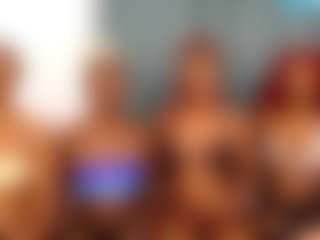 Live cam show with VikkiChase - Fingering on Cam Slut