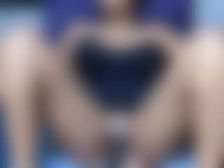 Live cam show with YummyBrowny - Normal on Camsoda