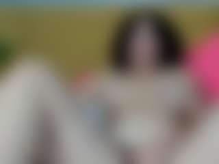 Live cam show with AlessiiaRose - Striptease on infinitiblacc.com