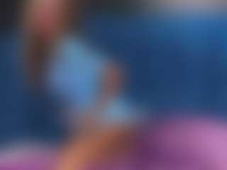 AliceWorn MILF webcam performer live streaming