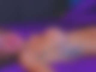 Live cam show with AliceWorn - Public on CamClone