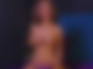 Live cam show with AliceWorn - Latina on CamClone