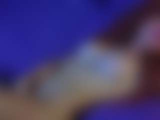Live cam show with AliceWorn - Athletic Bedroom on CSO-WL
