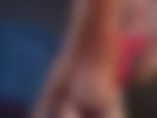 Live cam show with AliceWorn - Athletic Public on Dare Cams