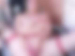 Live cam show with Evabluntt - Pornstar Skinny on AdultVida.com