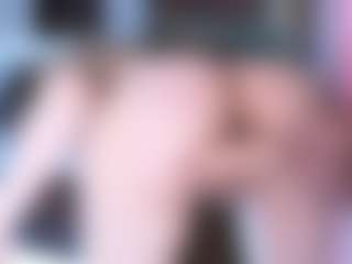 Evabluntt's Live Sex Cam Show