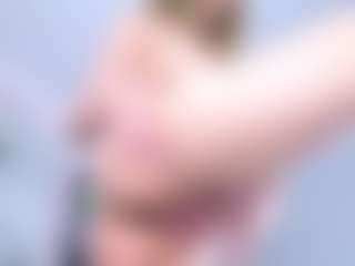 Evabluntt's Live Sex Cam Show