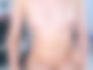Evabluntt's Live Sex Cam Show