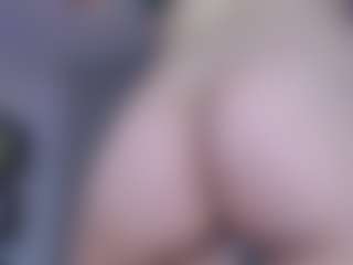 Evabluntt's Live Sex Cam Show