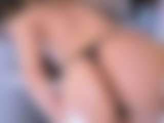 Evabluntt's Live Sex Cam Show
