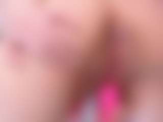 Evabluntt's Live Sex Cam Show