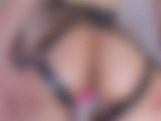 Evabluntt's Live Sex Cam Show