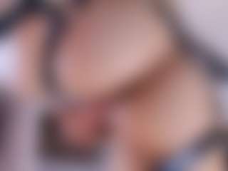 Evabluntt's Live Sex Cam Show