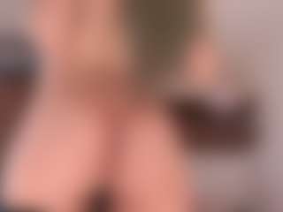 Evabluntt's Live Sex Cam Show