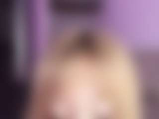 Evabluntt's Live Sex Cam Show