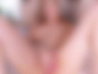 Evabluntt's Live Sex Cam Show