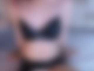 Live cam show with Evabluntt - Pale on Camsoda