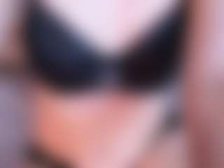 Evabluntt's Live Sex Cam Show