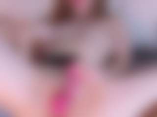 Live cam show with Evabluntt - Pleasure on Camsoda