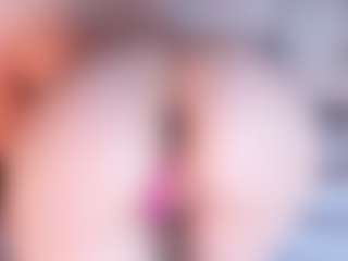 Live cam show with Evabluntt - Brown Eyes on Pornisteam.com