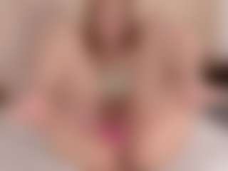 Evabluntt's Live Sex Cam Show
