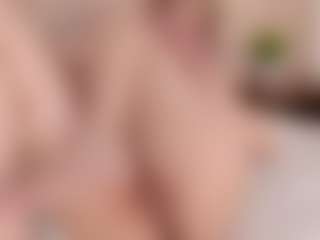Evabluntt's Live Sex Cam Show