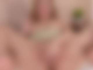 Evabluntt's Live Sex Cam Show