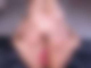 Evabluntt's Live Sex Cam Show