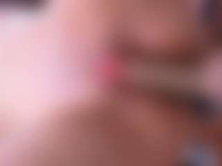 Evabluntt's Live Sex Cam Show