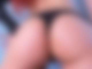 Live cam show with Evabluntt - White on milfzrlive.com | colombia