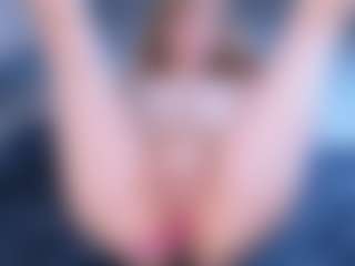 Evabluntt's Live Sex Cam Show