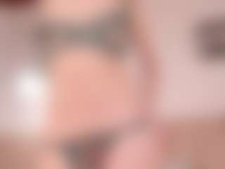 Evabluntt's Live Sex Cam Show