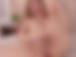 Evabluntt's Live Sex Cam Show