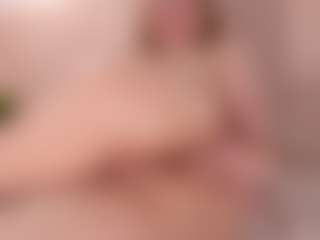Evabluntt's Live Sex Cam Show