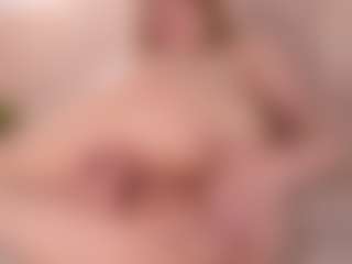 Evabluntt's Live Sex Cam Show