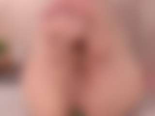 Evabluntt's Live Sex Cam Show