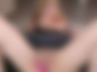 Evabluntt's Live Sex Cam Show