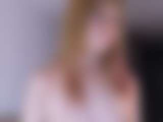 Evabluntt's Live Sex Cam Show