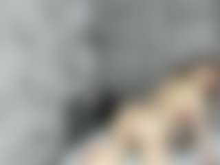 MiaFox03's Live Sex Cam Show