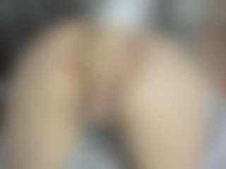 Live cam show with MiaFox03 - Small Tits on sexylive.show
