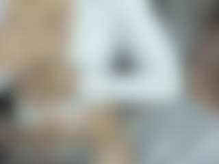MiaFox03's Live Sex Cam Show